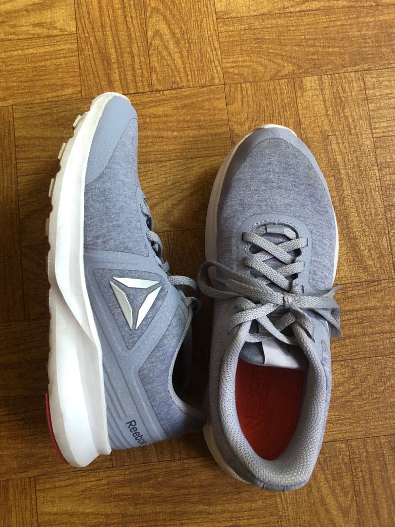Reebok light discount blue shoes