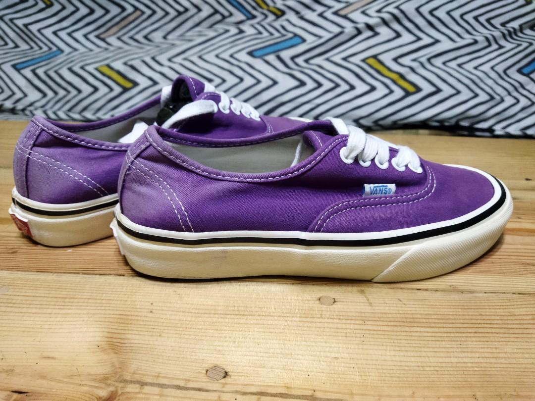 Vans authentic ungu 2025