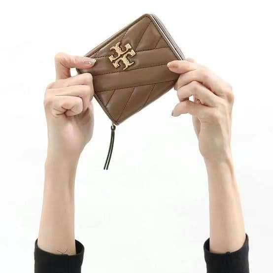 Tory Burch Kira Chevron Bifold Wallet in Sandpiper, Women's Fashion, Bags &  Wallets, Wallets & Card holders on Carousell