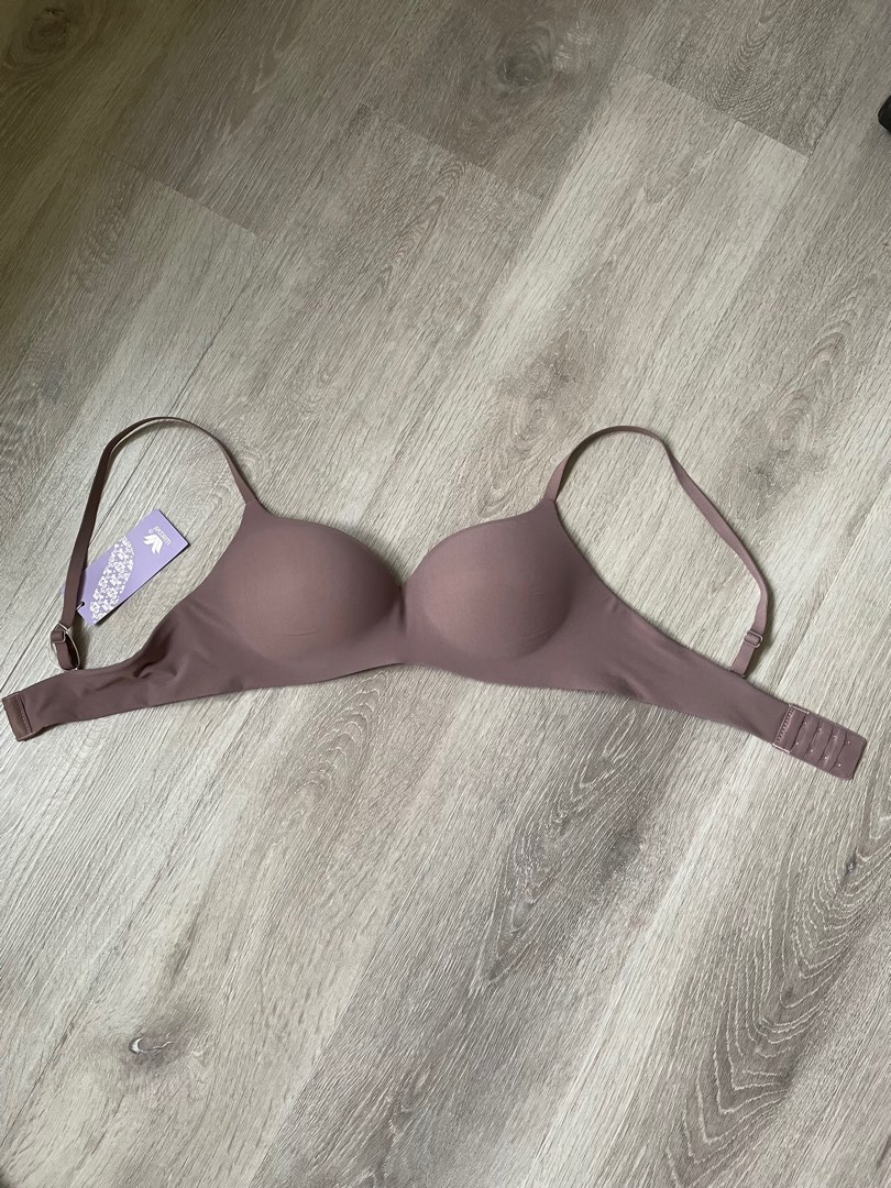 Wacoal wireless bra, Women's Fashion, New Undergarments & Loungewear on  Carousell