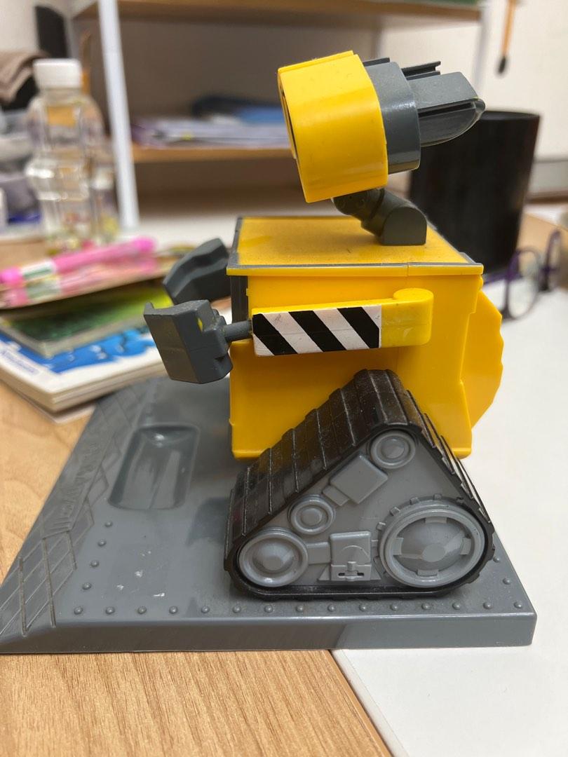 WALL E （分類：手辦雕像）位於 Hong Kong。 由 man2019 提交（商品編號 1185651133，圖片 2）。簡介： 大窩口地鐵站交收。