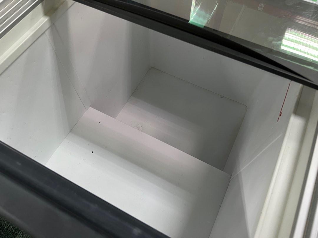 2Ft Very New Chest Freezer/Ice Cream Freezer/Sliding Glass Door Freezer