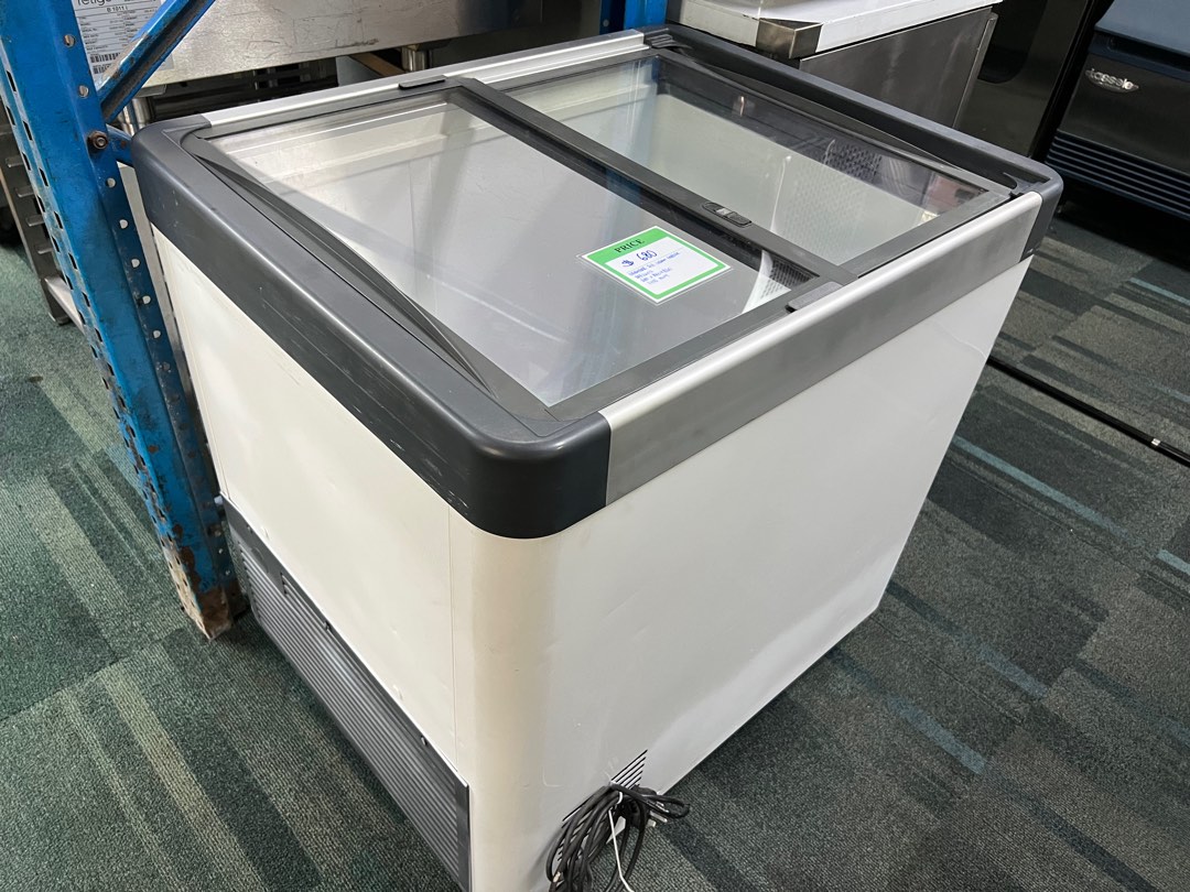 2Ft Very New Chest Freezer/Ice Cream Freezer/Sliding Glass Door Freezer