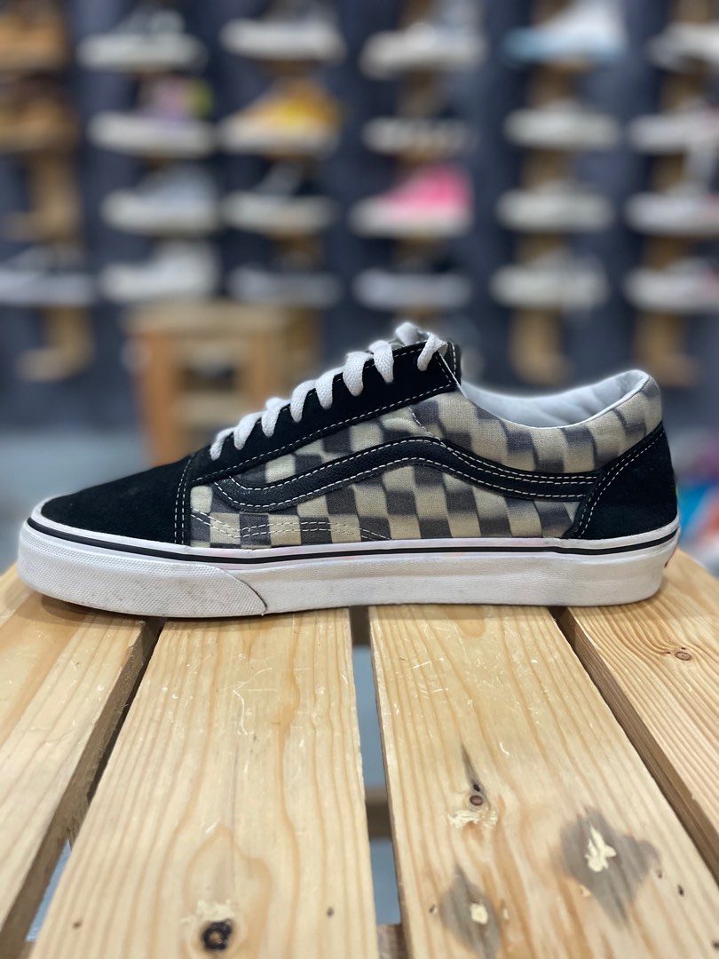 Blur old store skool vans
