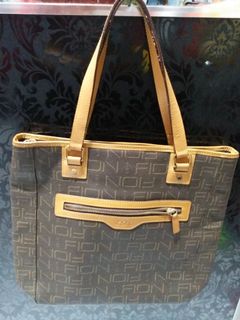 (Kategori: ) berada di . Dikirim oleh madamesoery (ID iklan 1185770453, Gambar 1). Deskripsi: .