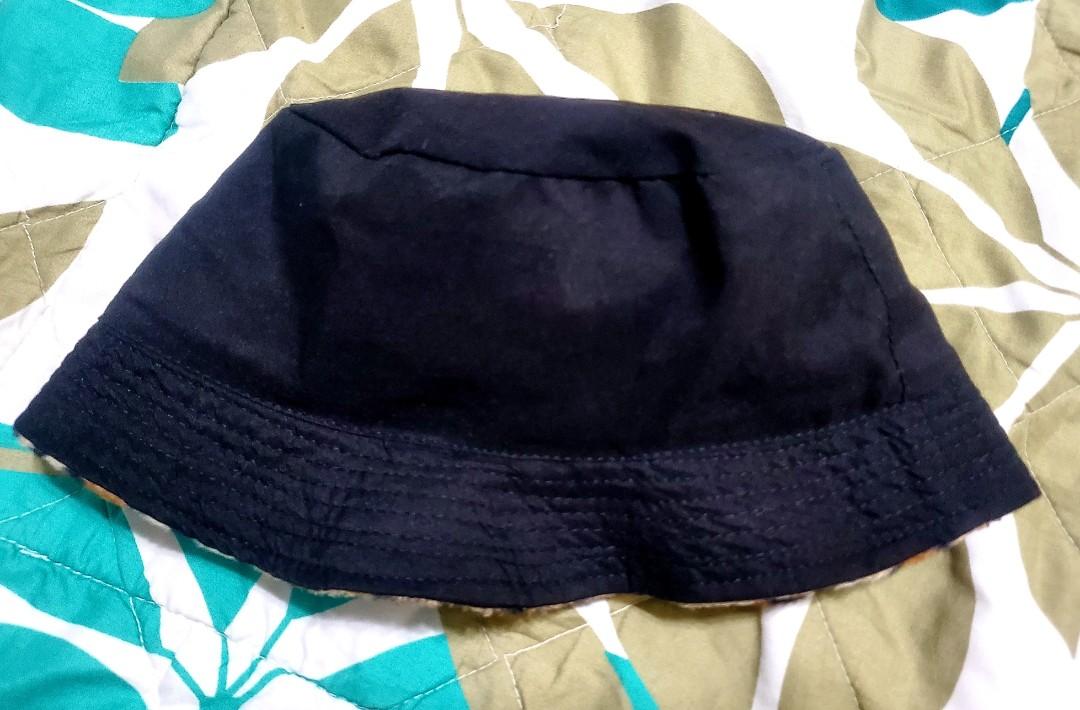 Bucket Hat (Reversible) (Category: Hats & Beanies) located in Caloocan City. Submitted by armcpu (Listing ID 1185781089, Image 2). Description: Bucket Hat (Reversible) Lightly Used Free Size 150 plus sf.