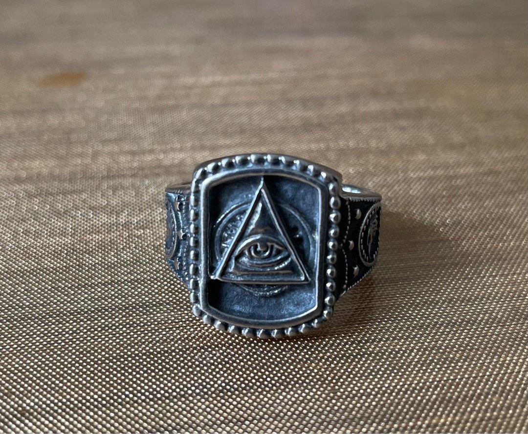 Clocks and Colours Illuminati , Men's Fashion, Watches & Accessories