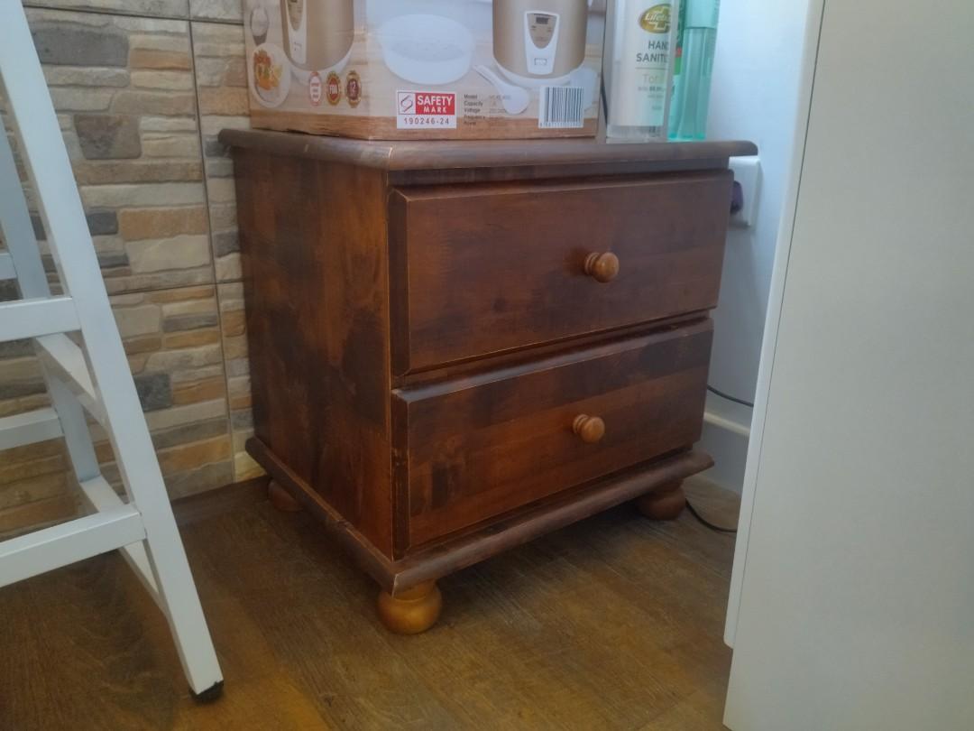 Table (Category: TV Consoles) located in Singapore. Submitted by wesley0505 (Listing ID 1184950778, Image 2). Description: Natural Teak from Indonesia. moved house and bought new furniture. A good polish with Teak Oil will make this look brand new. self pick up. Square Coffee Table L650xD650xH460 (estimated) $50 TV console L1500xD500xH550 $100 Side Stand L250xD240H830 $30 Pedestal L500xD400xH500 $40.