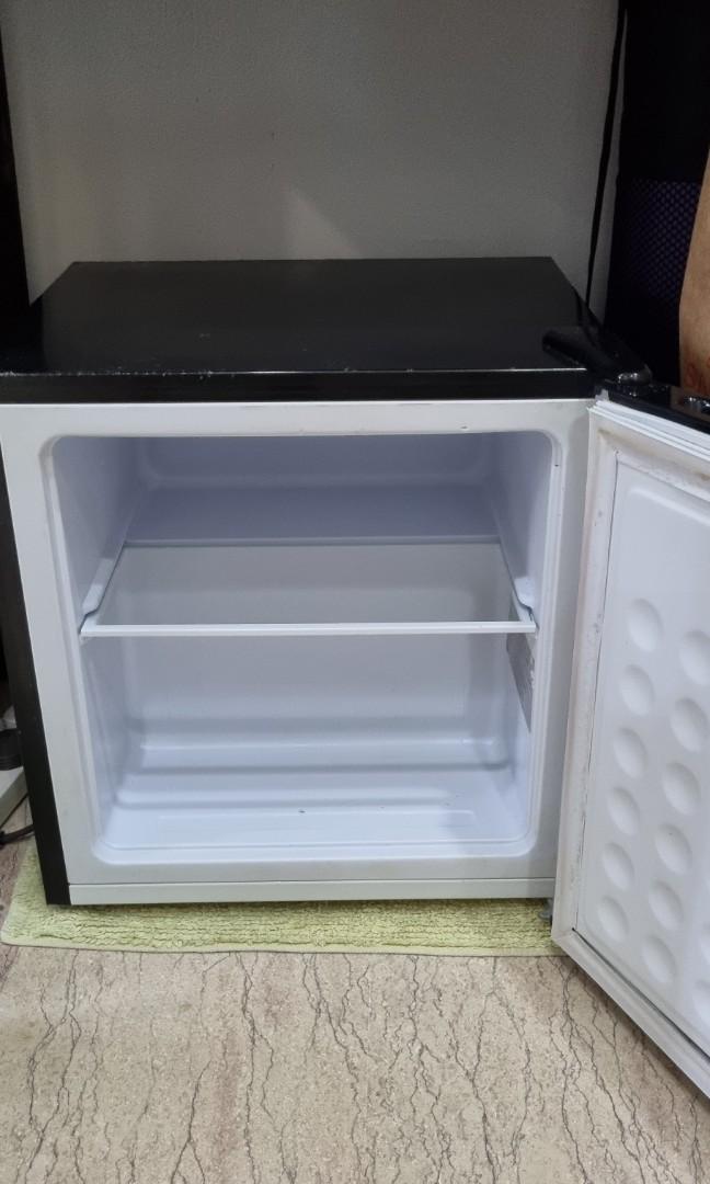 EuropAce mini bar freezer, TV & Home Appliances, Kitchen Appliances