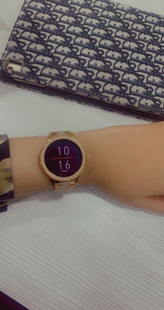 Jam tangan hotsell fossil smartwatch