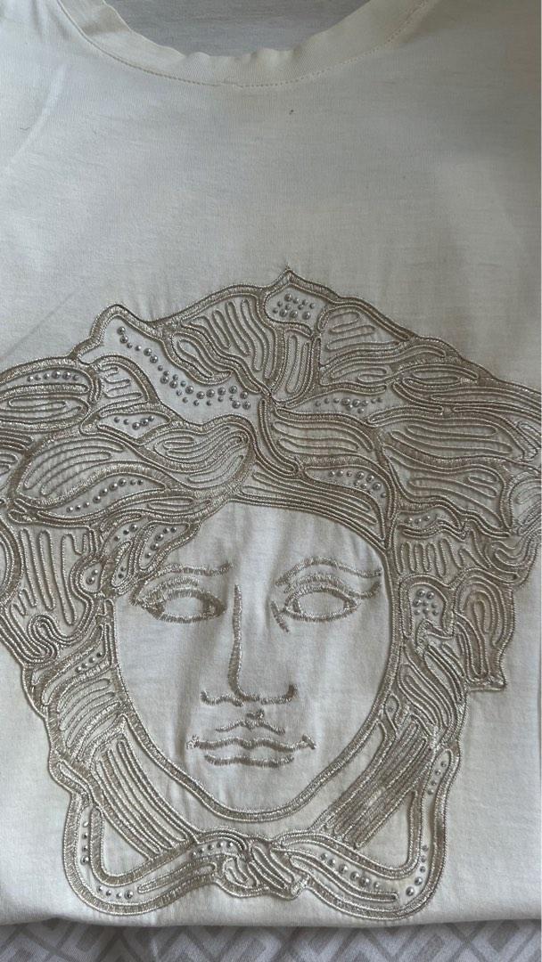 Gianni Versace Tshirt Medusa Logo, Men's Fashion, Tops & Sets, Tshirts &  Polo Shirts on Carousell