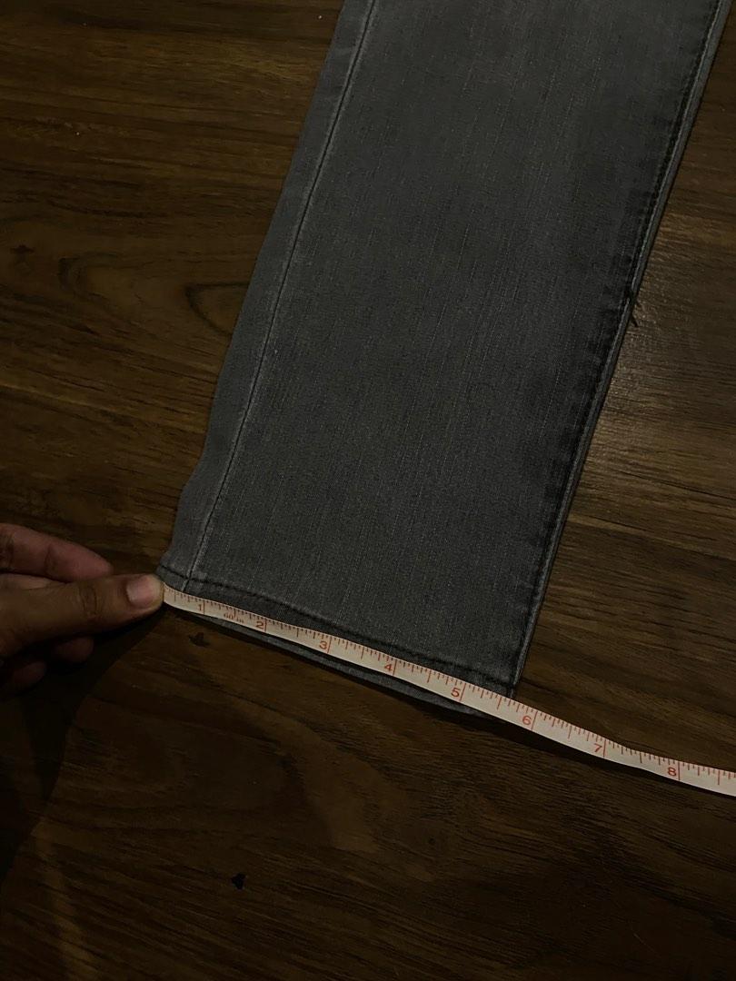 Gray Jeans (Category: Jeans) located in Cainta. Submitted by chamaleon (Listing ID 1185861287, Image 2). Description: .