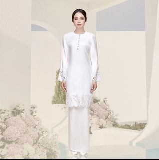 (Category: ) located in . Submitted by cheapluxcloset (Listing ID 1185774341, Image 1). Description: .