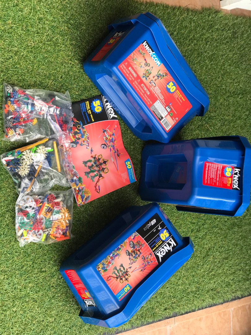 Kids K NEX model building set construction for STEM learning