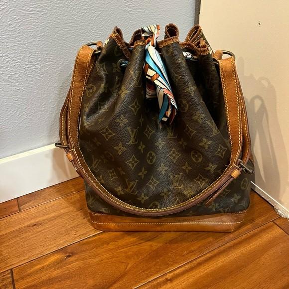 Tas Louis Vuitton ORIGINAL (dijamin original), Fesyen Wanita, Tas & Dompet  di Carousell