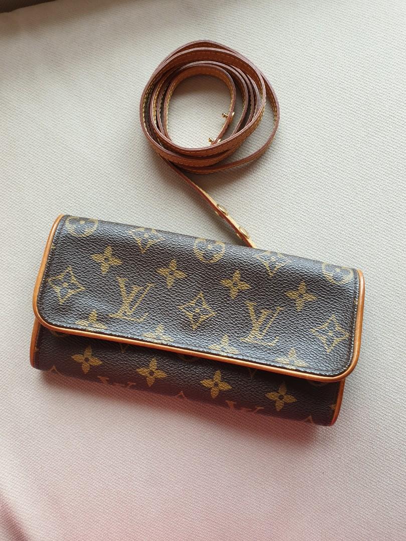 LV Louis Vuitton Classic Monogram Pochette Bag (Category: Luxury Bags & Wallets) located in Davao. Submitted by declutter14 (Listing ID 1185755793, Image 1). Description: RARE Year 2001 Authentic LV Monogram Sling Bag -- pwde carry as sling, clutch or shoulder bag lagyan mo lng strap mo. •BAWAL S BARAT,MAARTE. NO LAY AWAY •SG BASED**SG TO PH ANG SHIPPING MAHAL SF OVERSEAS SO WAG MUNA BARATIN. •PAYMENT: ML LHUi ONLY.