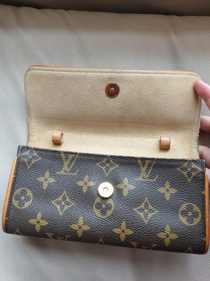 LV Louis Vuitton Classic Monogram Pochette Bag (Category: Luxury Bags & Wallets) located in Davao. Submitted by declutter14 (Listing ID 1185755793, Image 3). Description: RARE Year 2001 Authentic LV Monogram Sling Bag -- pwde carry as sling, clutch or shoulder bag lagyan mo lng strap mo. •BAWAL S BARAT,MAARTE. NO LAY AWAY •SG BASED**SG TO PH ANG SHIPPING MAHAL SF OVERSEAS SO WAG MUNA BARATIN. •PAYMENT: ML LHUi ONLY.