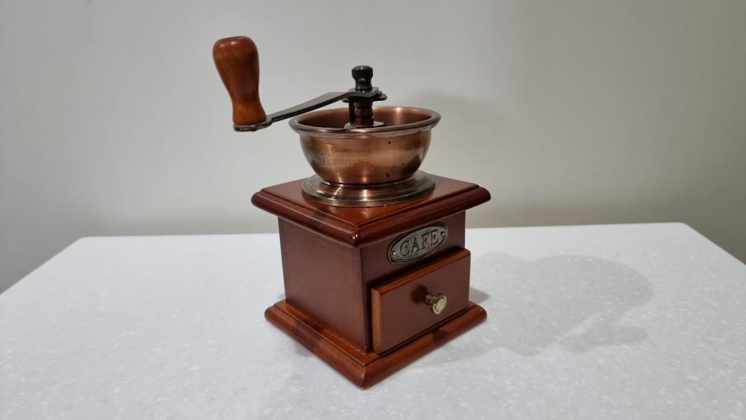 Manual Coffee Bean Grinder (Category: Coffee Machines & Makers) located in Binangonan. Submitted by caaaris (Listing ID 1185829616, Image 3). Description: Manual Coffee Bean Grinder Clean and with ground coffee residues With minor signs of usage.