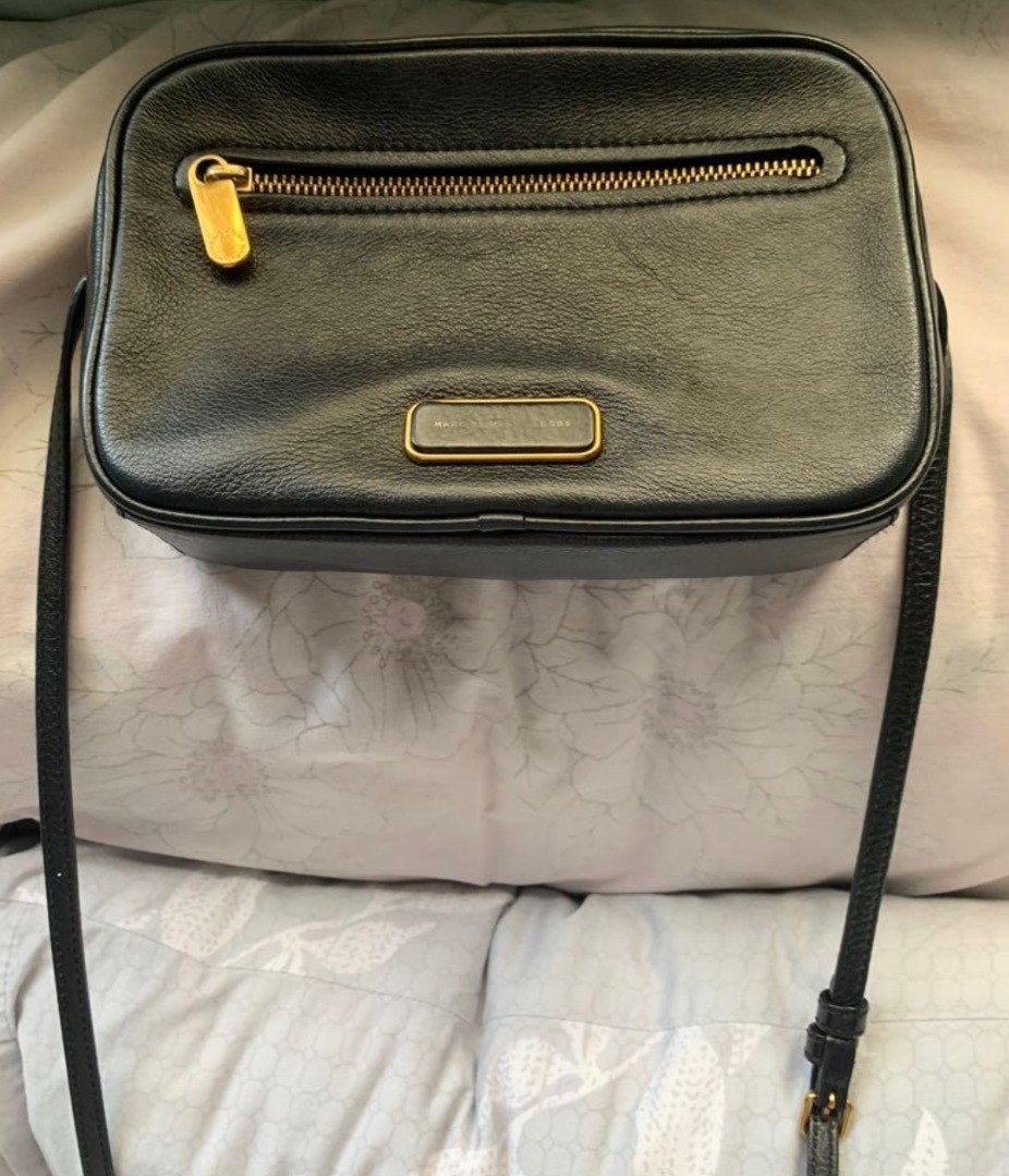 MARC JACOBS sling bag (original), Women's Fashion, Bags & Wallets