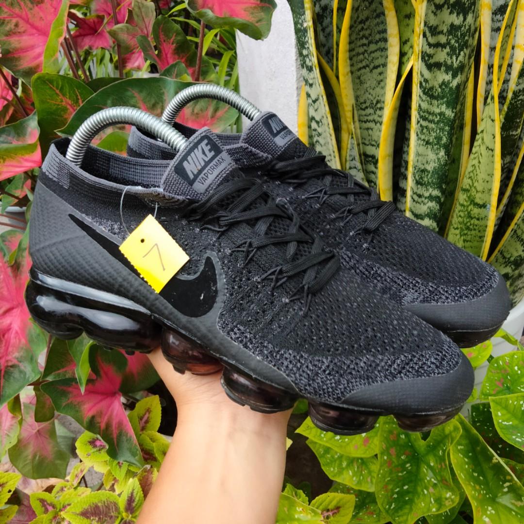 nike airmax vapormax all black size 7 41 Men s Fashion Footwear