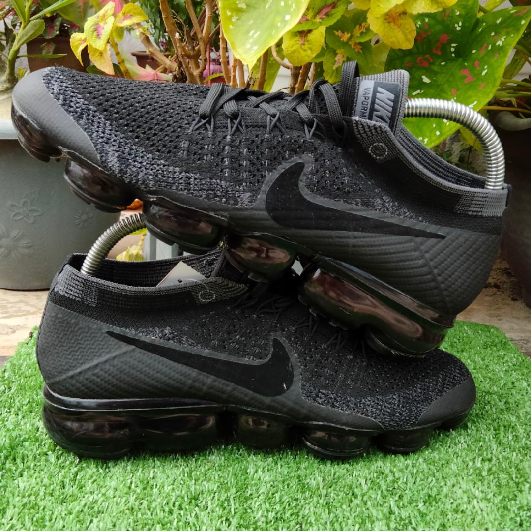 nike airmax vapormax all black size 7 41 Men s Fashion Footwear