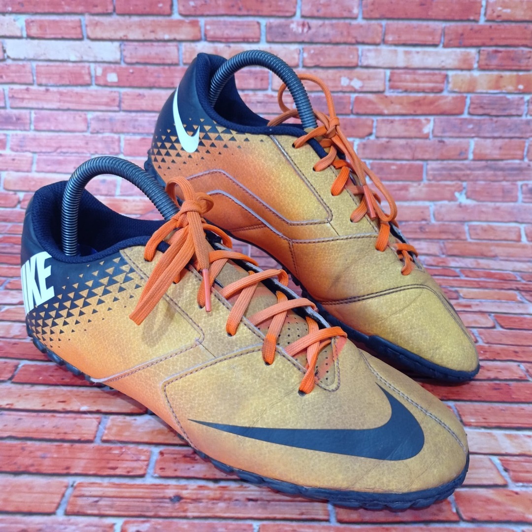 Nike Bombax TF Shoes Orange Fesyen Pria Sepatu Lainnya di