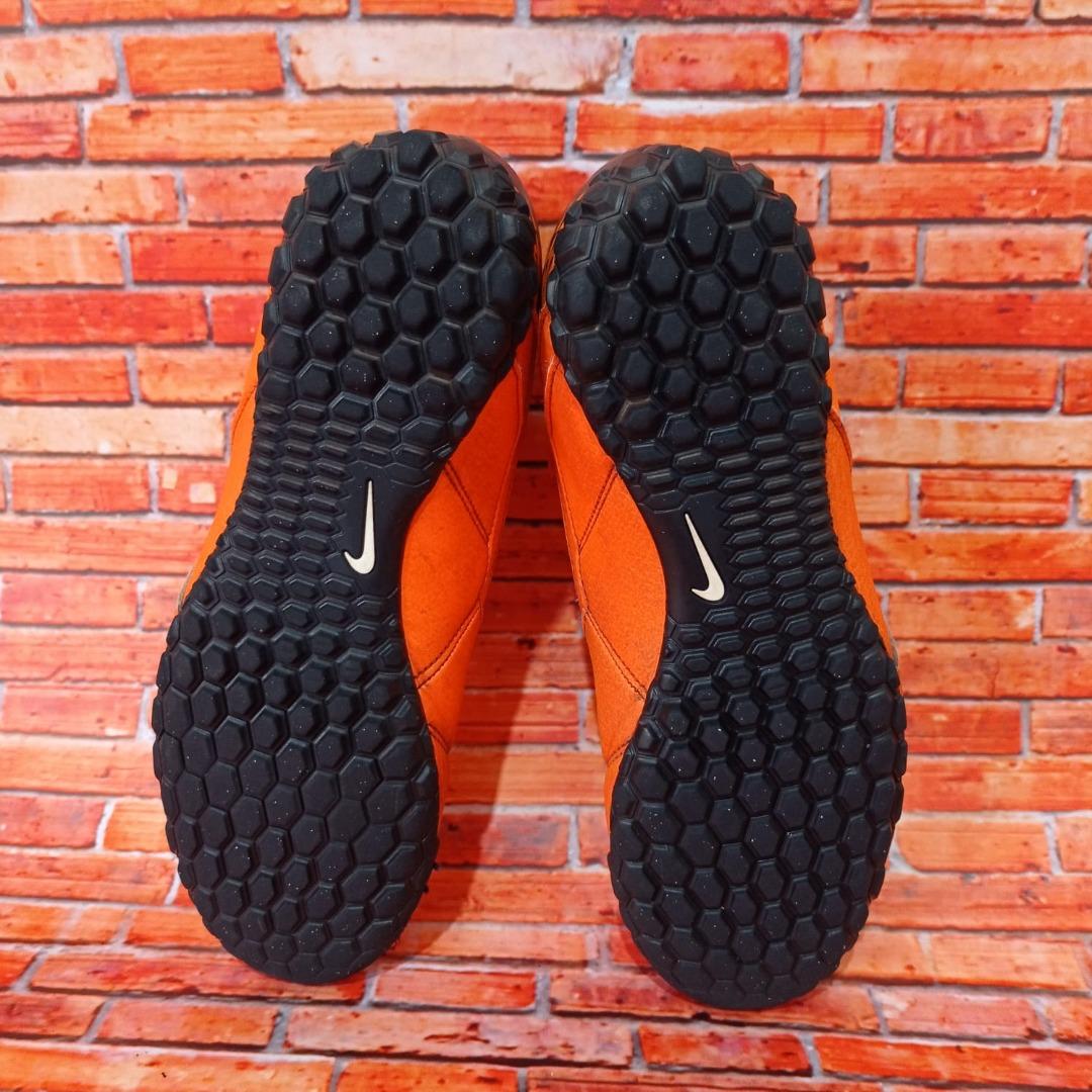 Nike bomba x tf hotsell