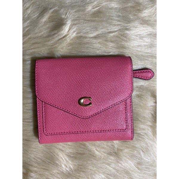 COACH Wyn Small Wallet in Pink