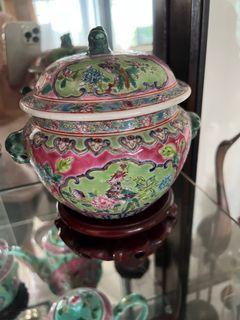 Pink Kamcheng Peranakan Straits Chinese porcelain