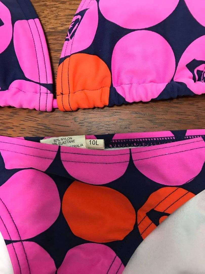 Roxy sexy bikini (Category: Bikinis & Swimsuits) located in Ayer Itam. Submitted by ShoppingQueen9 (Listing ID 1185880708, Image 2). Description: This is limited edition roxy bikini wear few times only, like new, took photo already so wanted to sell it. can refer my rating, i always shopping buy things , then after few times use i sell it at rugi price. enjoy shopping :D.