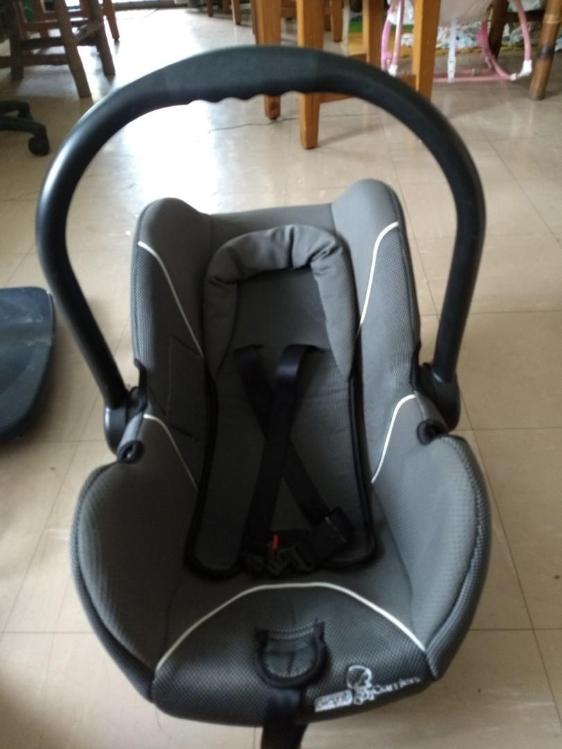 Slightly used car Babies & Kids, Going Out, Car Seats on