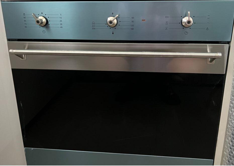 SMEG OVEN BRAND NEW SF6381X 60CM Builtin Oven (Retail Price