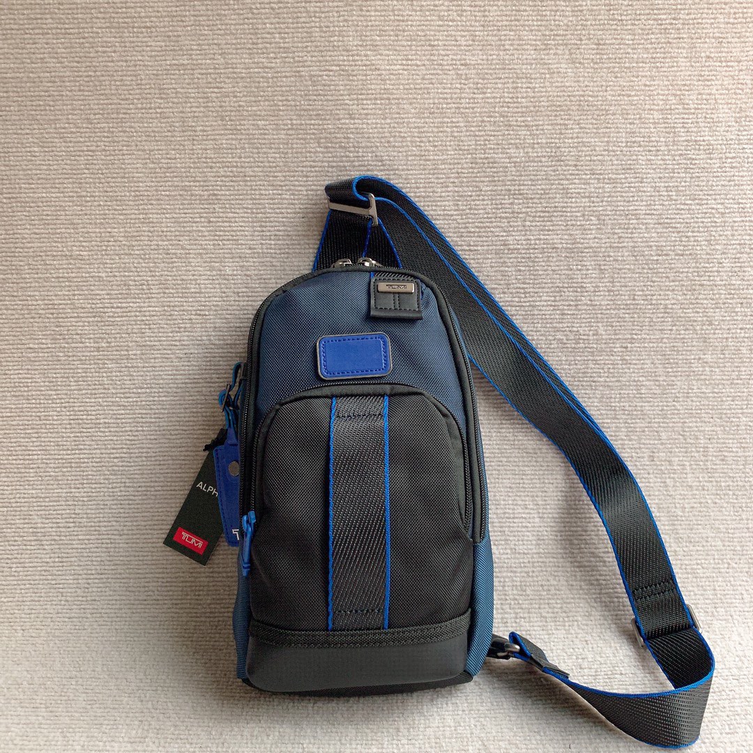 Tumi chest bag store