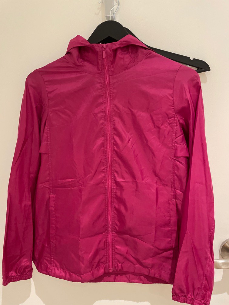 Uniqlo Raincoat light, Women's Fashion, Activewear on Carousell