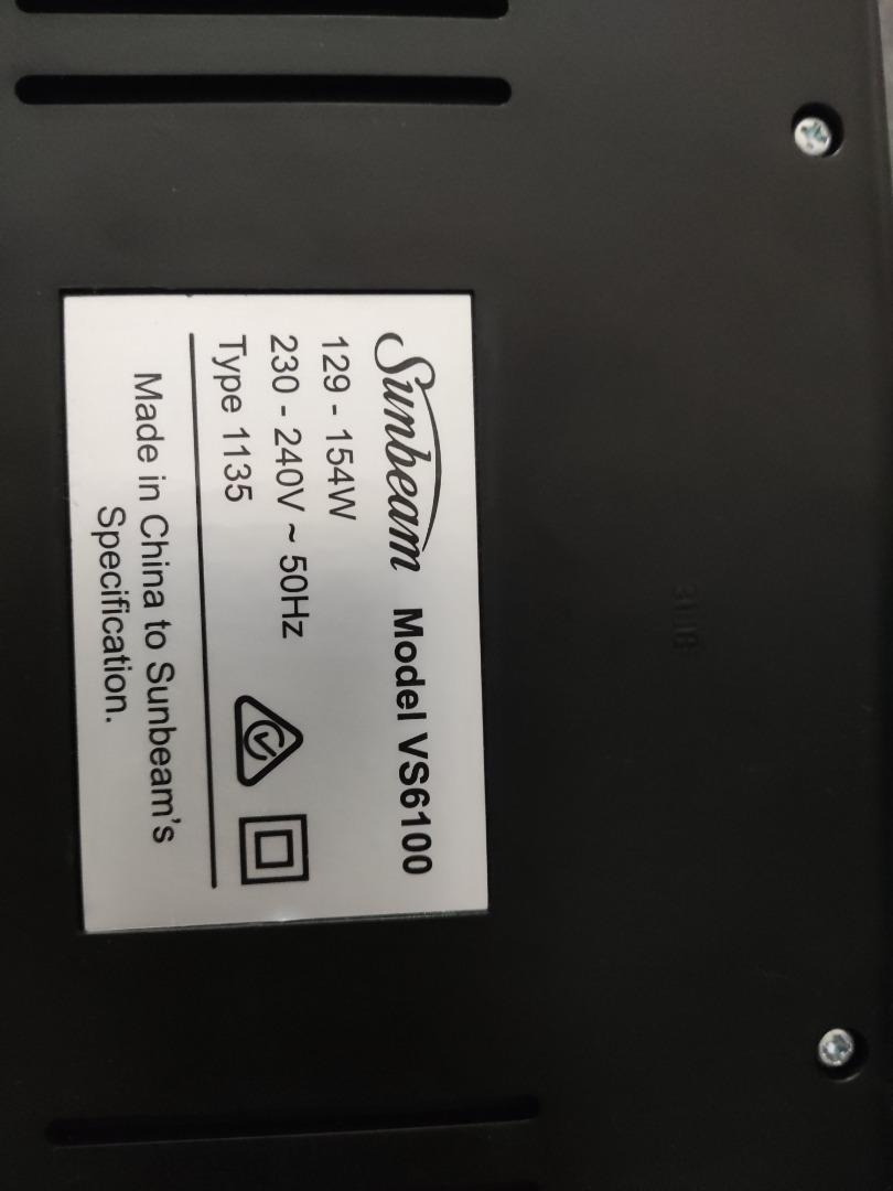 Vacuum Food Sealer with extra rolls Sunbeam vs6100, TV & Home