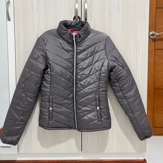 (Category: ) located in . Submitted by hazelpwardrobe (Listing ID 1185796490, Image 1). Description: .