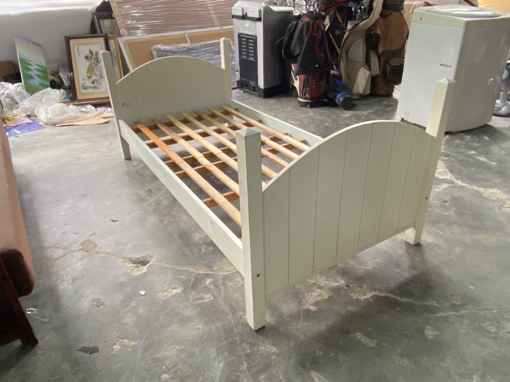 Wooden Single Bed Frame White Colour / Rangka Katil Bujang Kayu Warna
