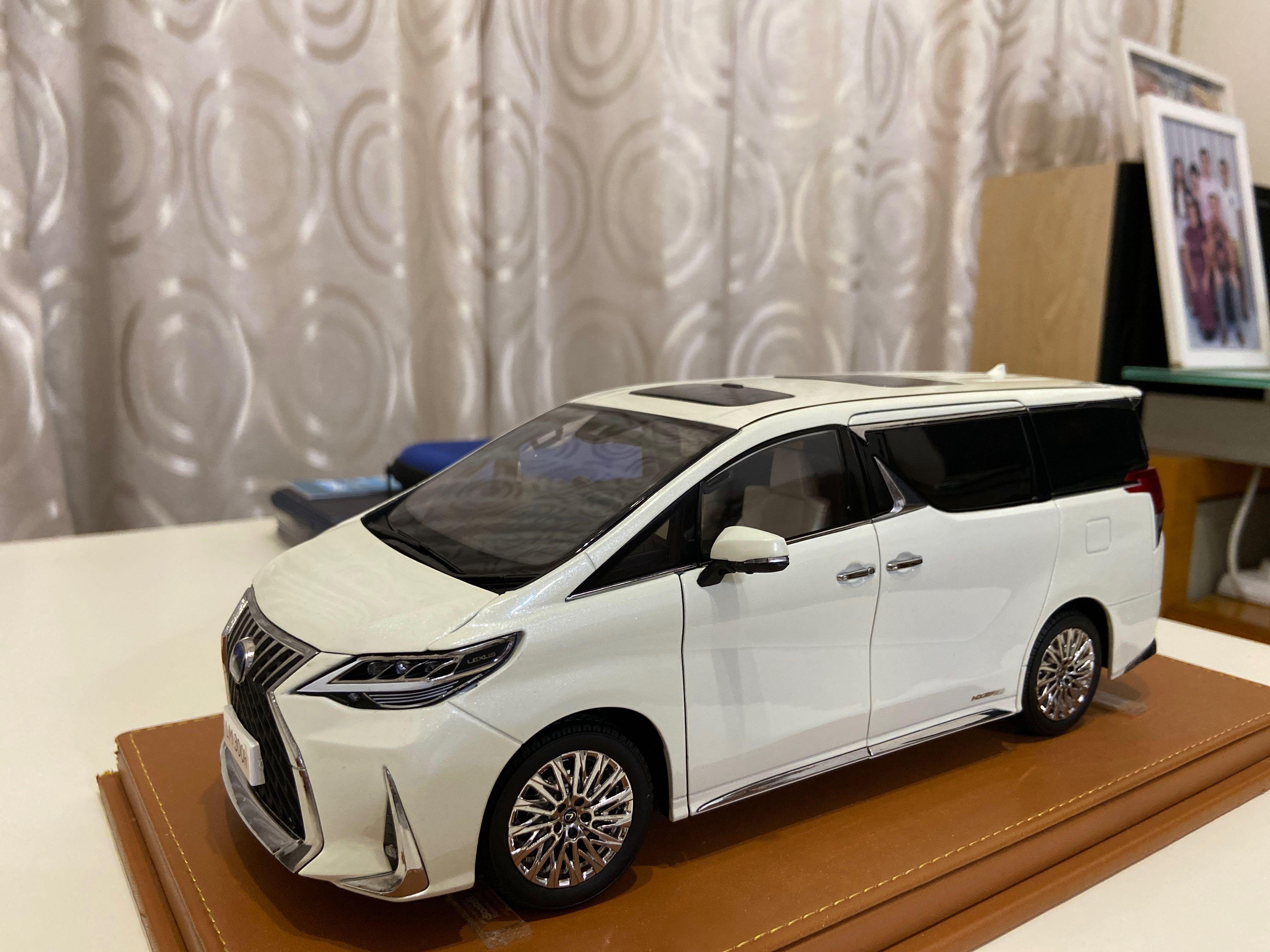 1:18 Lexus LM 300h, Hobbies & Toys, Toys & Games on Carousell