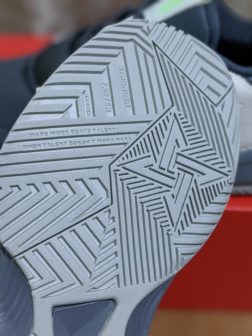 jeremy lin xtep shoes