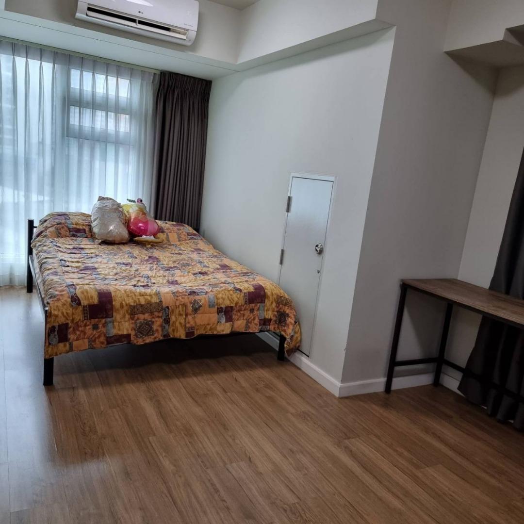 2 Bedroom 90sqm Condo at Kroma Tower Dela rosa st. Makati City near