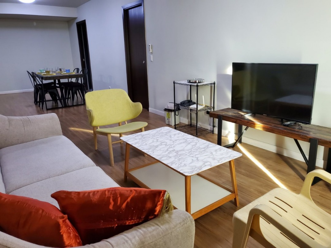 2 Bedroom 90sqm Condo at Kroma Tower Dela rosa st. Makati City near