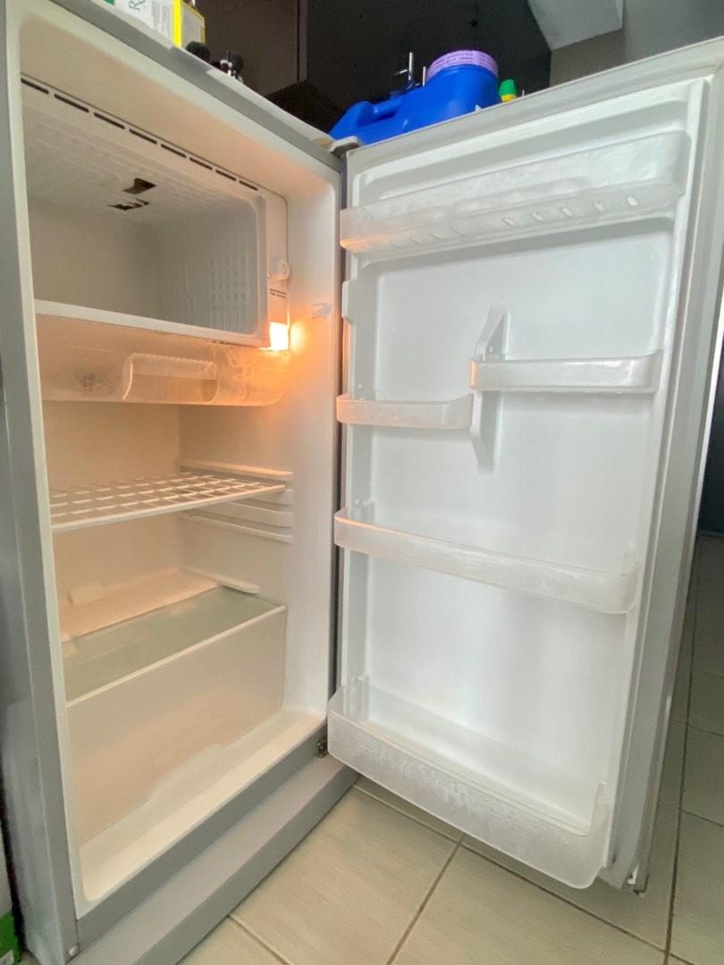 5.6 Cu.ft Everest Refrigerator, TV & Home Appliances, Kitchen Appliances, Refrigerators and