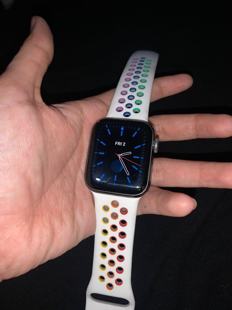 Apple Watch 40mm, Barang Mewah, Jam Tangan on Carousell