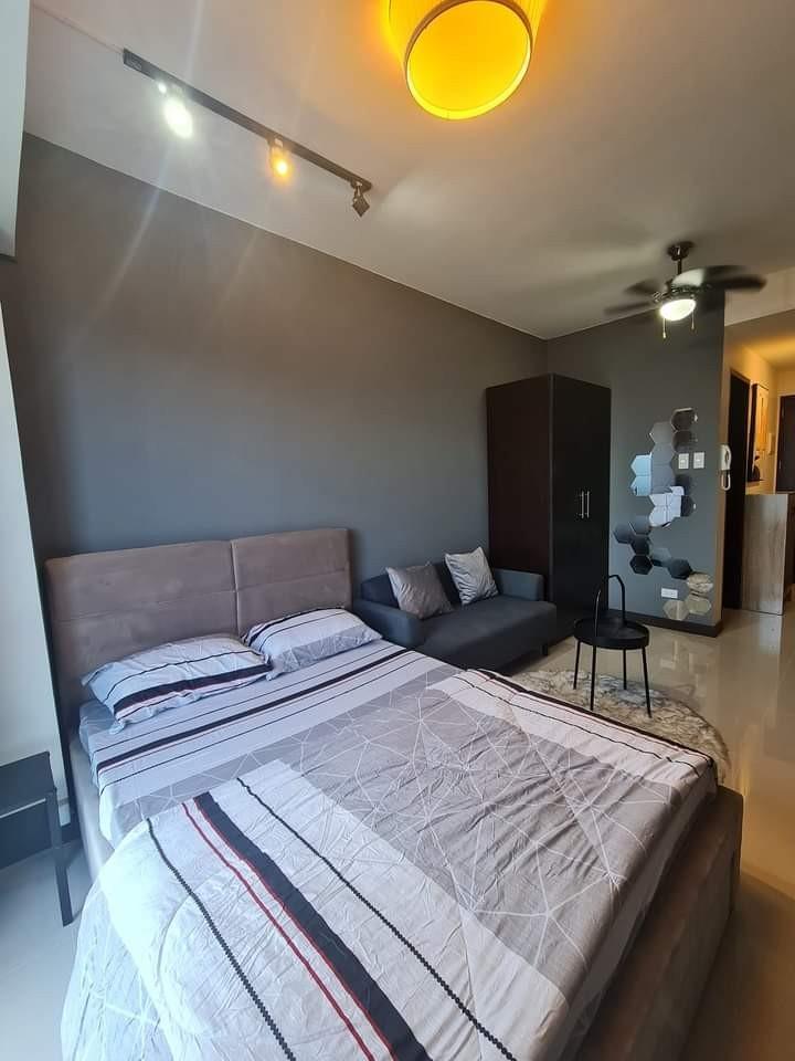 Axis Residences Condo for Rent in Boni Pioneer near BGC, Ortigas and