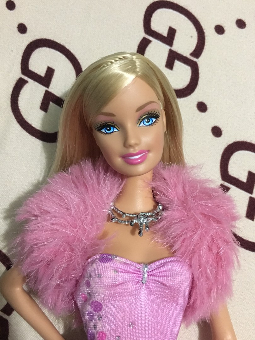 Barbie loves glitter top