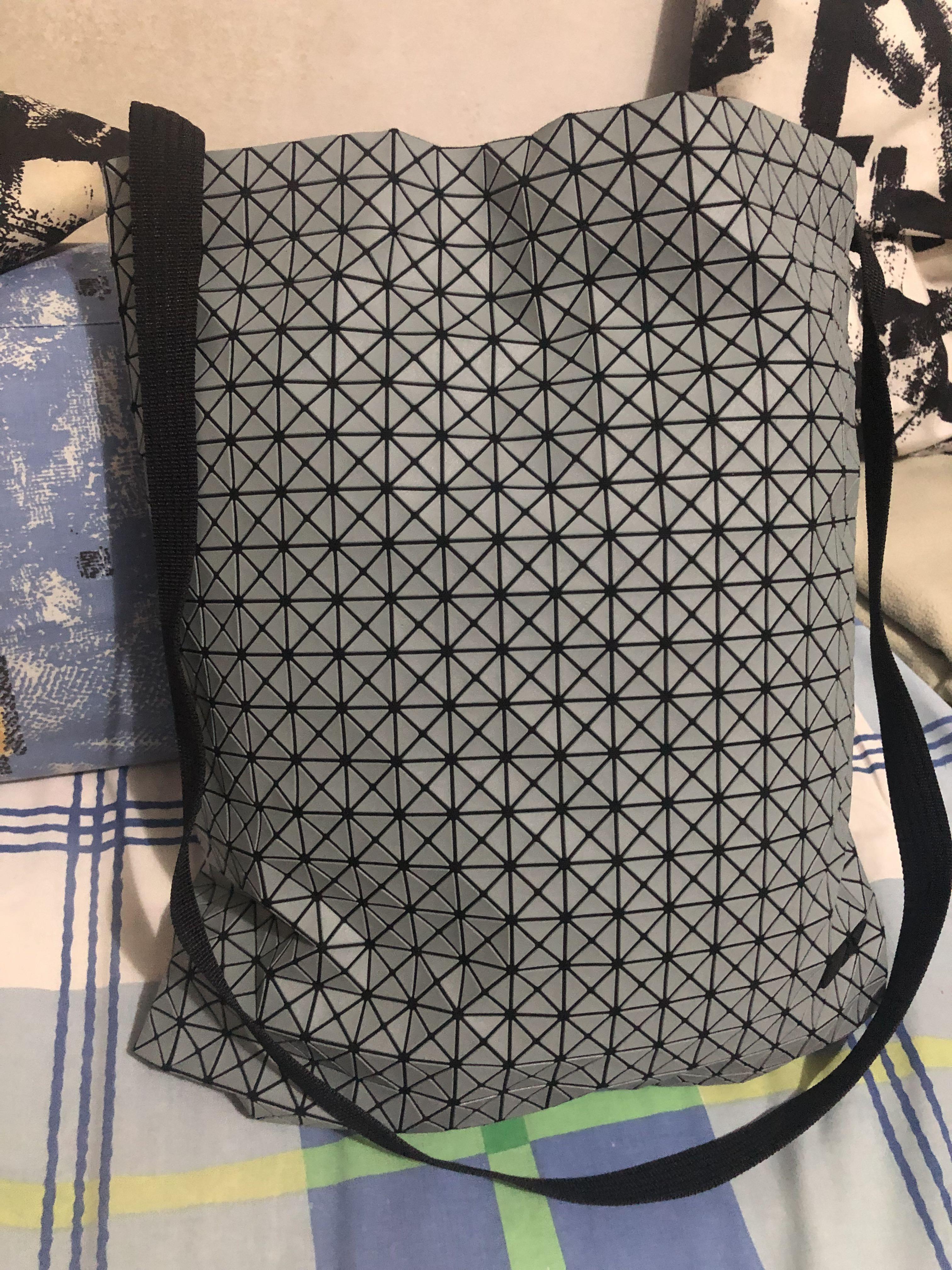 Issey miyake bao discount bao sling bag