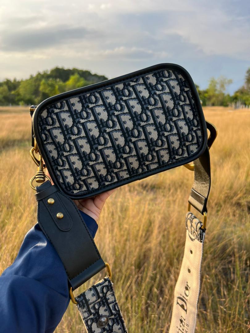 Dior oblique best sale camera bag