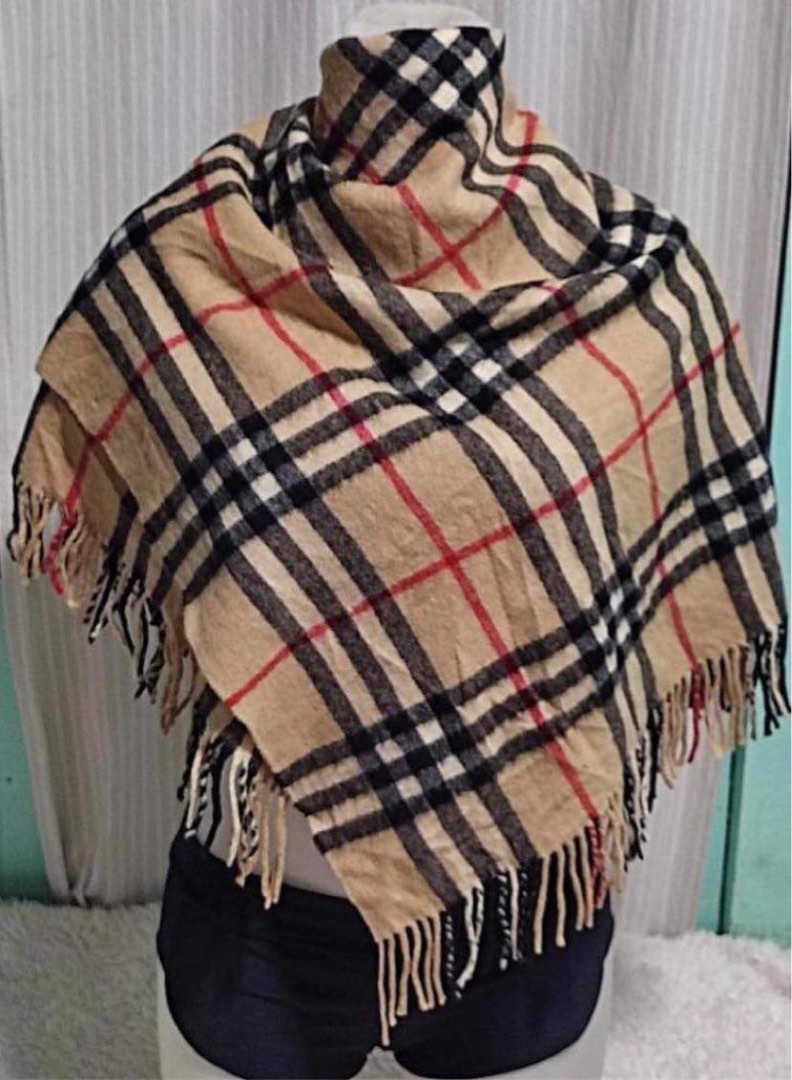 how to wear burberry shawl