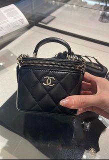 Chanel Mini Vanity with handle 21A Black Quilted Lambskin with
