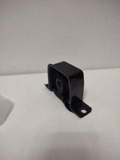 CL7R Header Rubber Lower Mounting